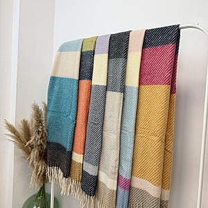 Alternative view of Bufanda Rayas Colorines