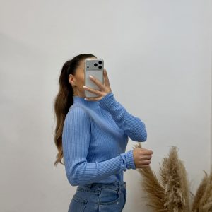 Alternative view of Jersey canalé cuello perkin I celeste