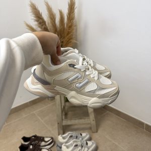 Alternative view of Deportivas new I camel