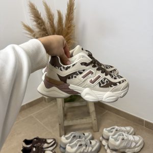 Alternative view of Deportivas new I leopardo