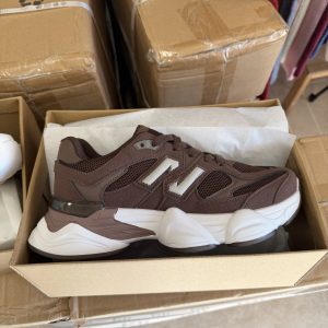 Alternative view of Deportivas new I marrón y blanco