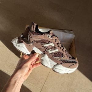 Deportivas new I marrón y blanco