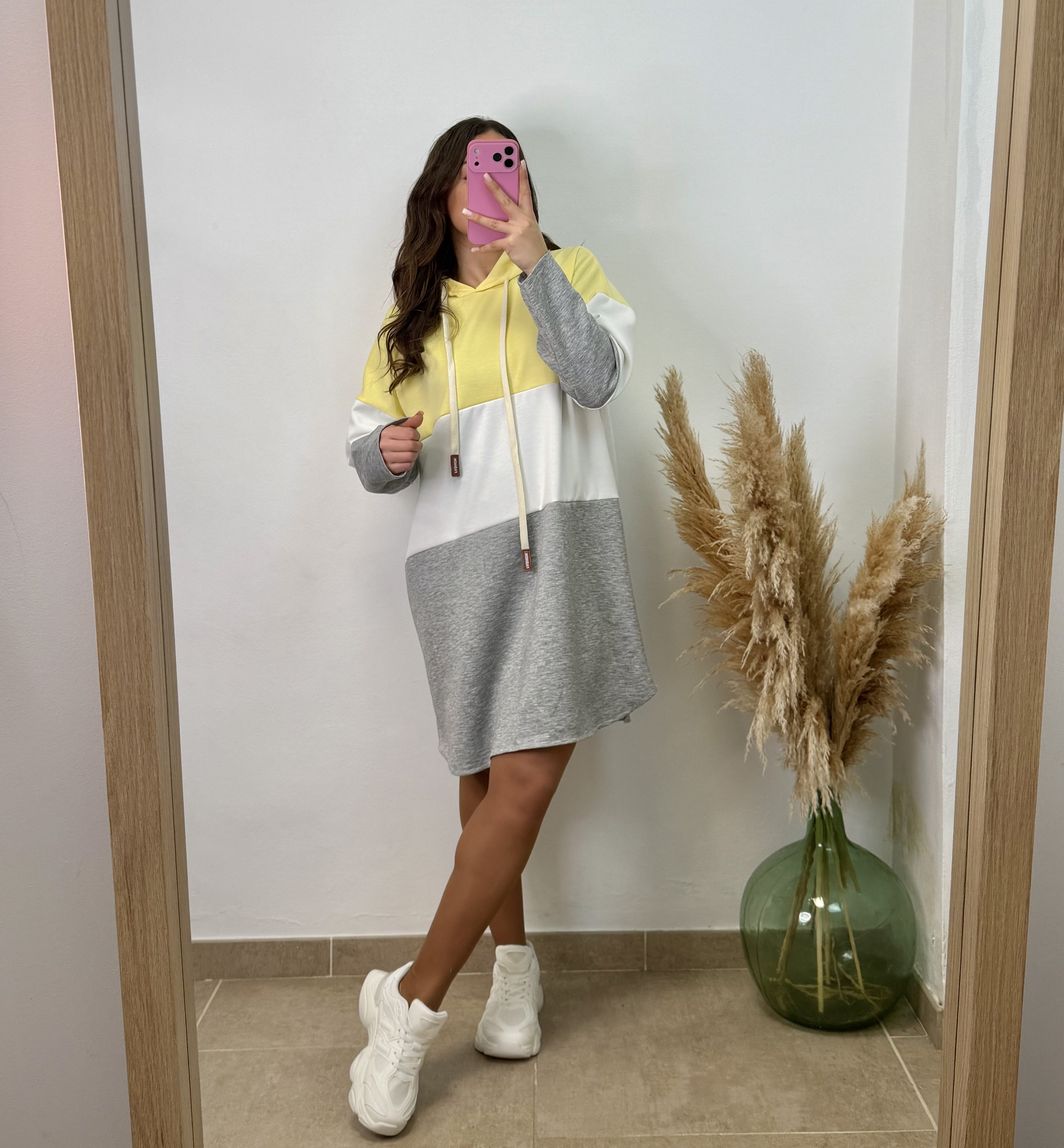 Vestido de rayas tricolor – amarillo