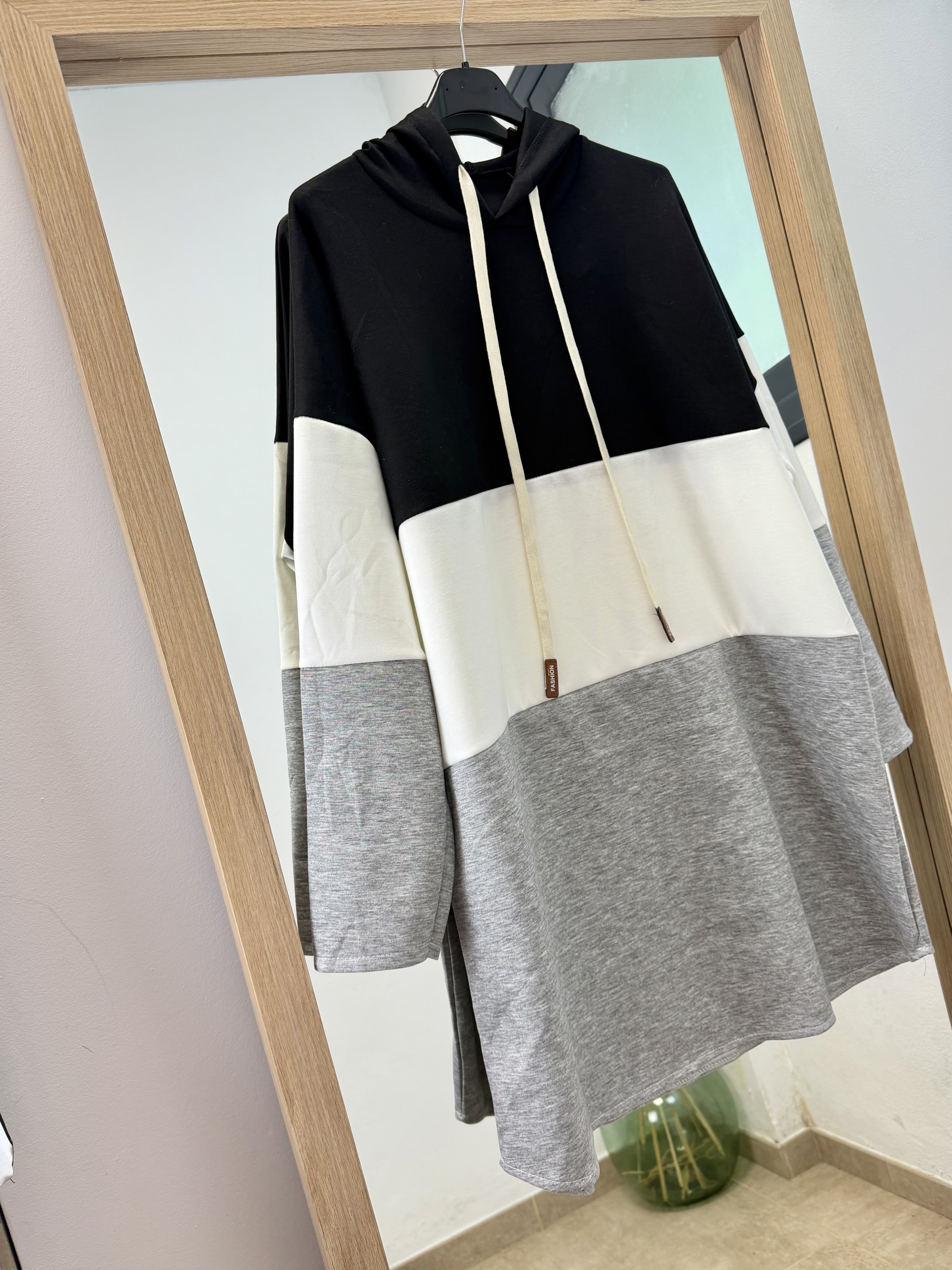 Vestido de rayas tricolor – negro