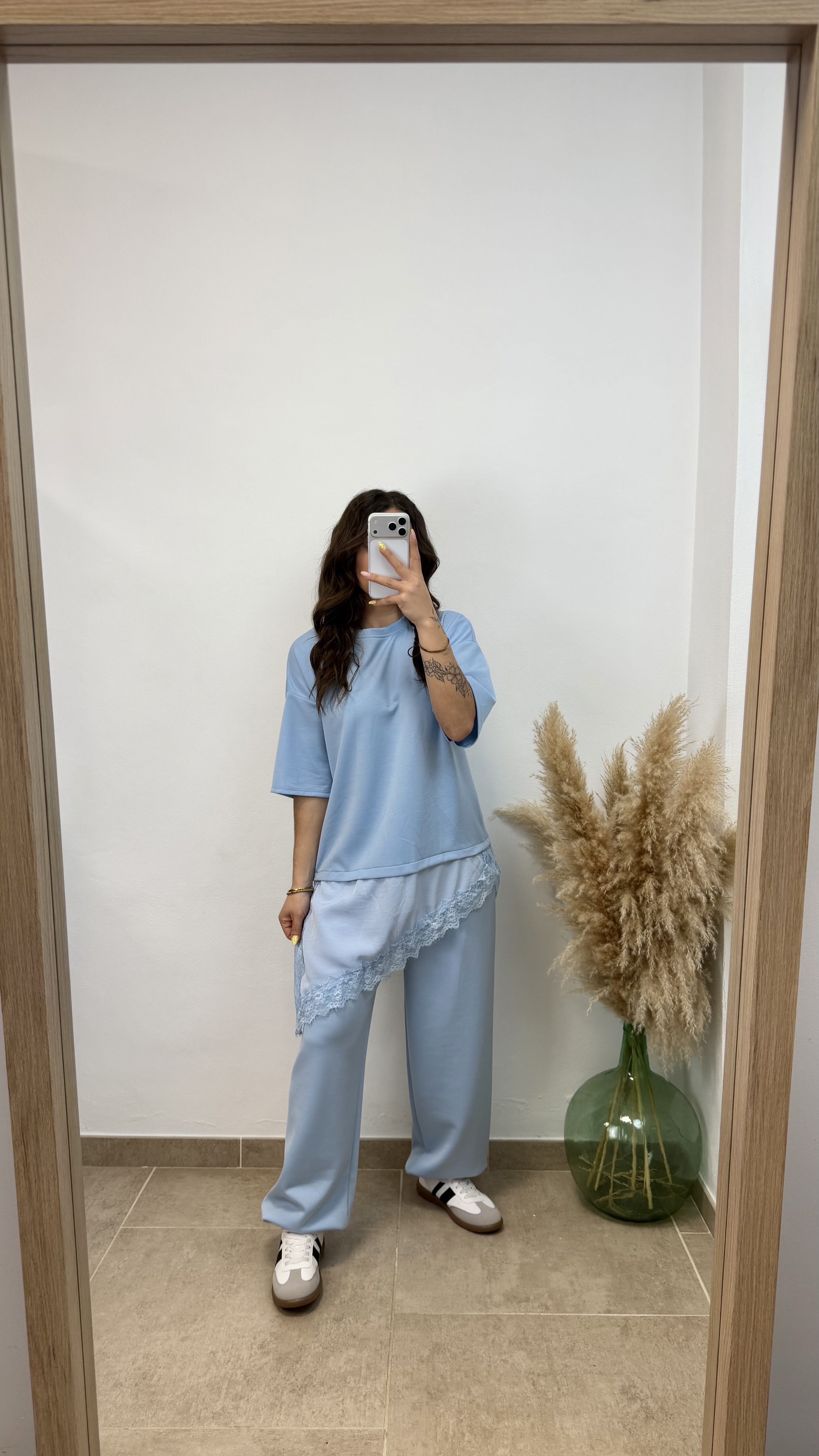 Camiseta oversize encaje – Celeste