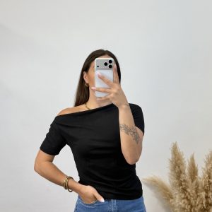 Camiseta asimetrica manga corta - Negra