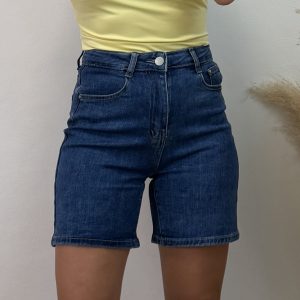 Pantalón vaquero corto oscuro