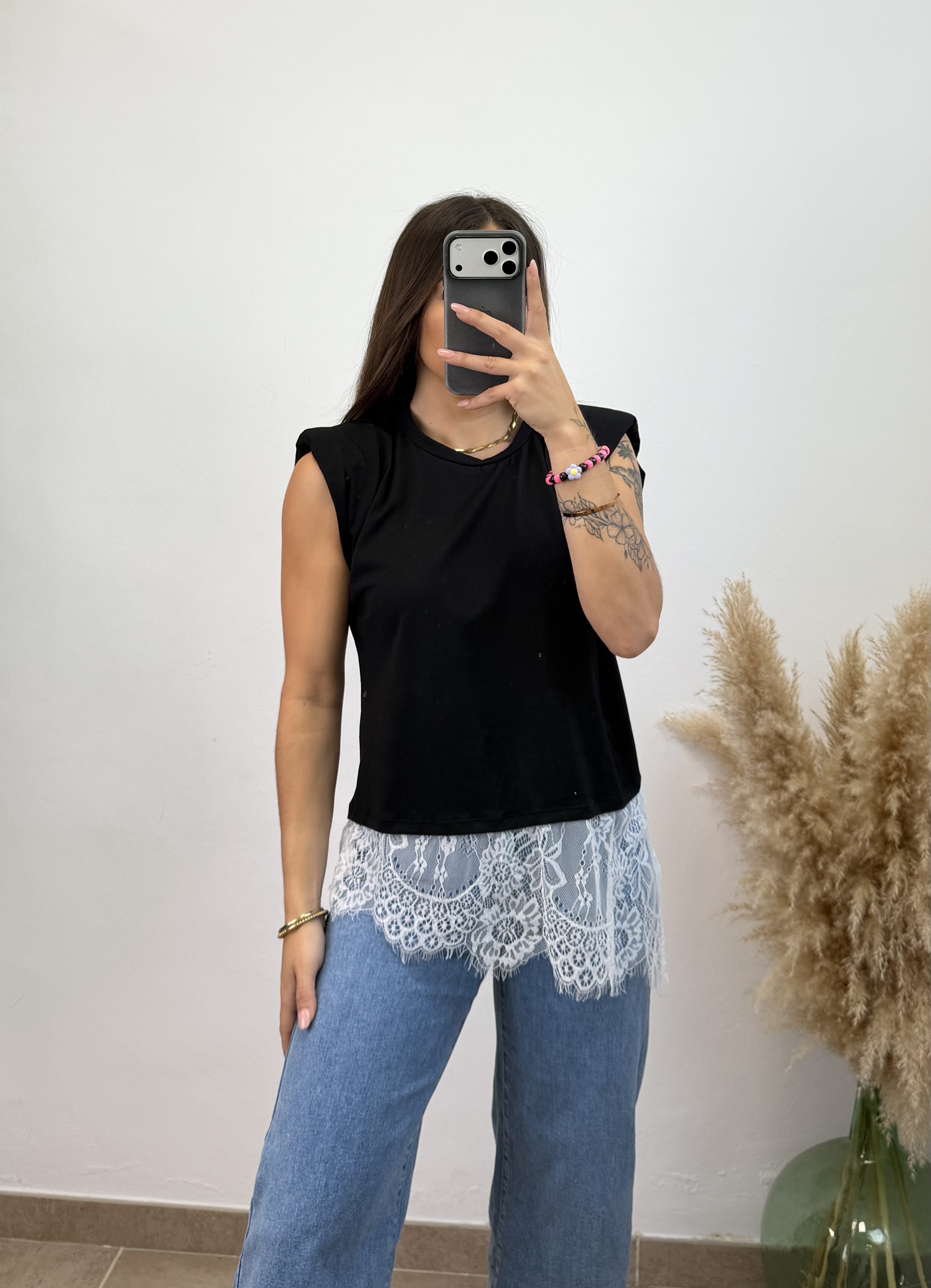 Camiseta hombreras encaje - Negro