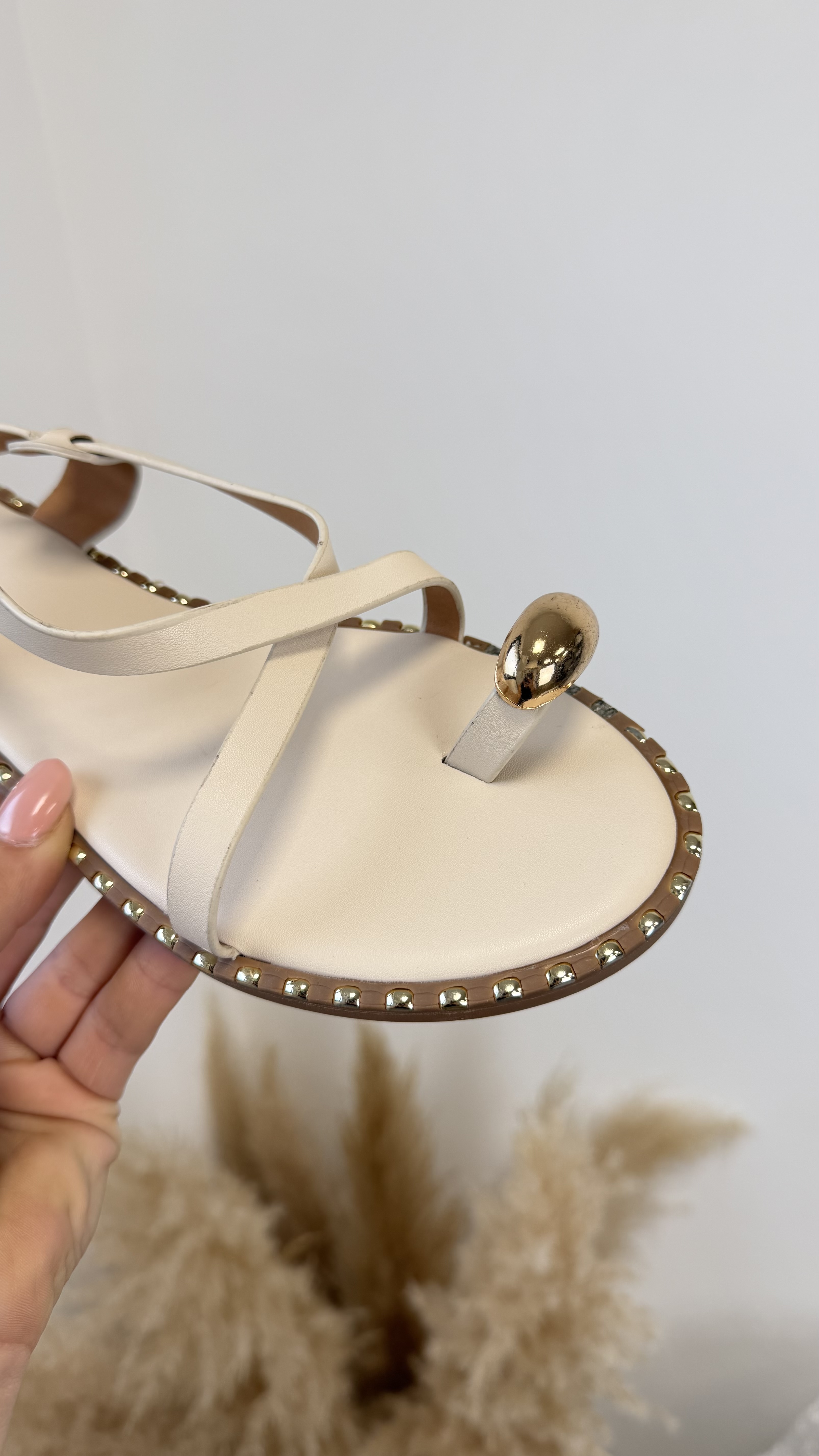 Sandalias Venecia tachuelas - Beige - Imagen 3