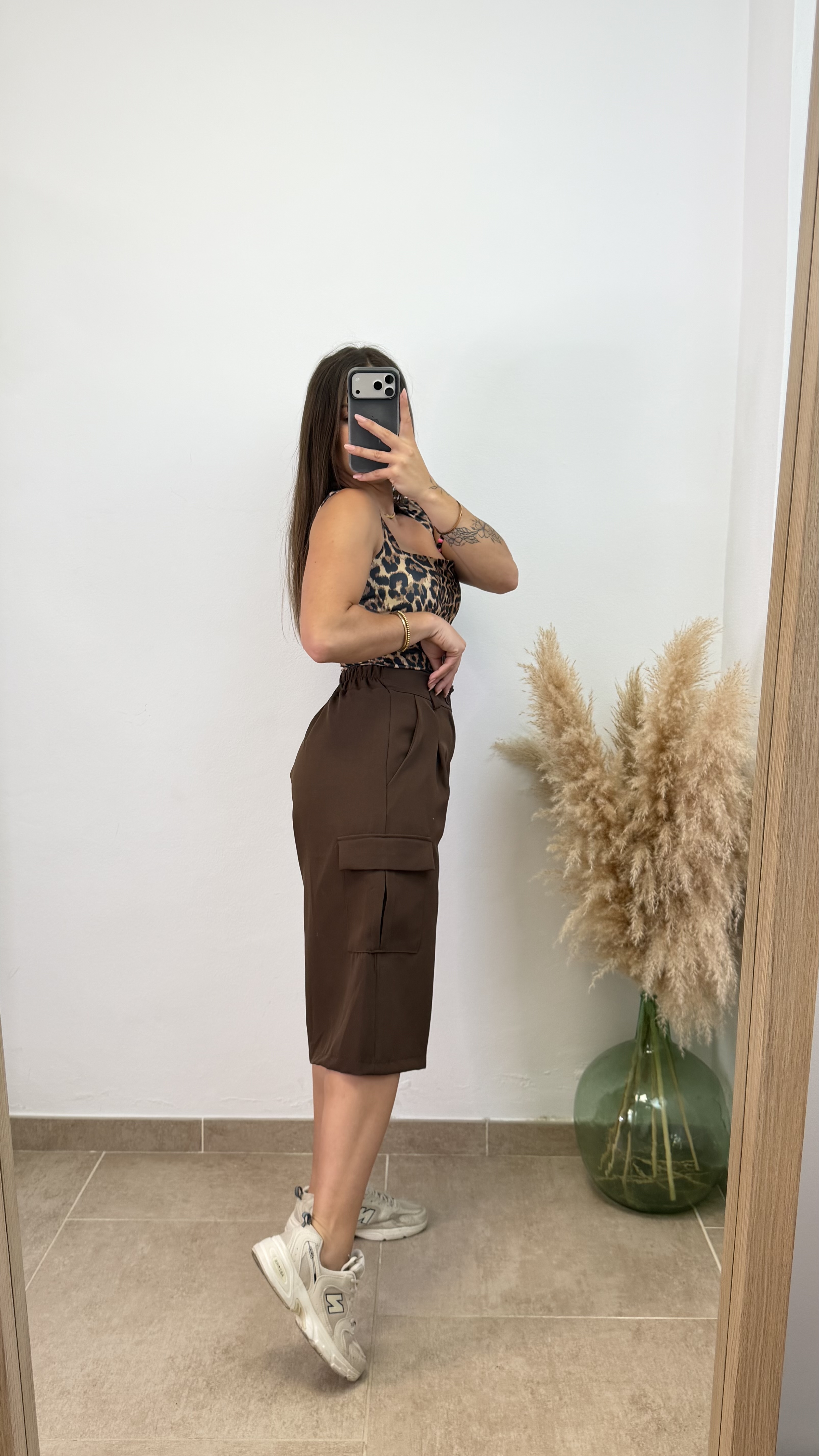 Pantalón bermuda cargo - Chocolate - Imagen 3