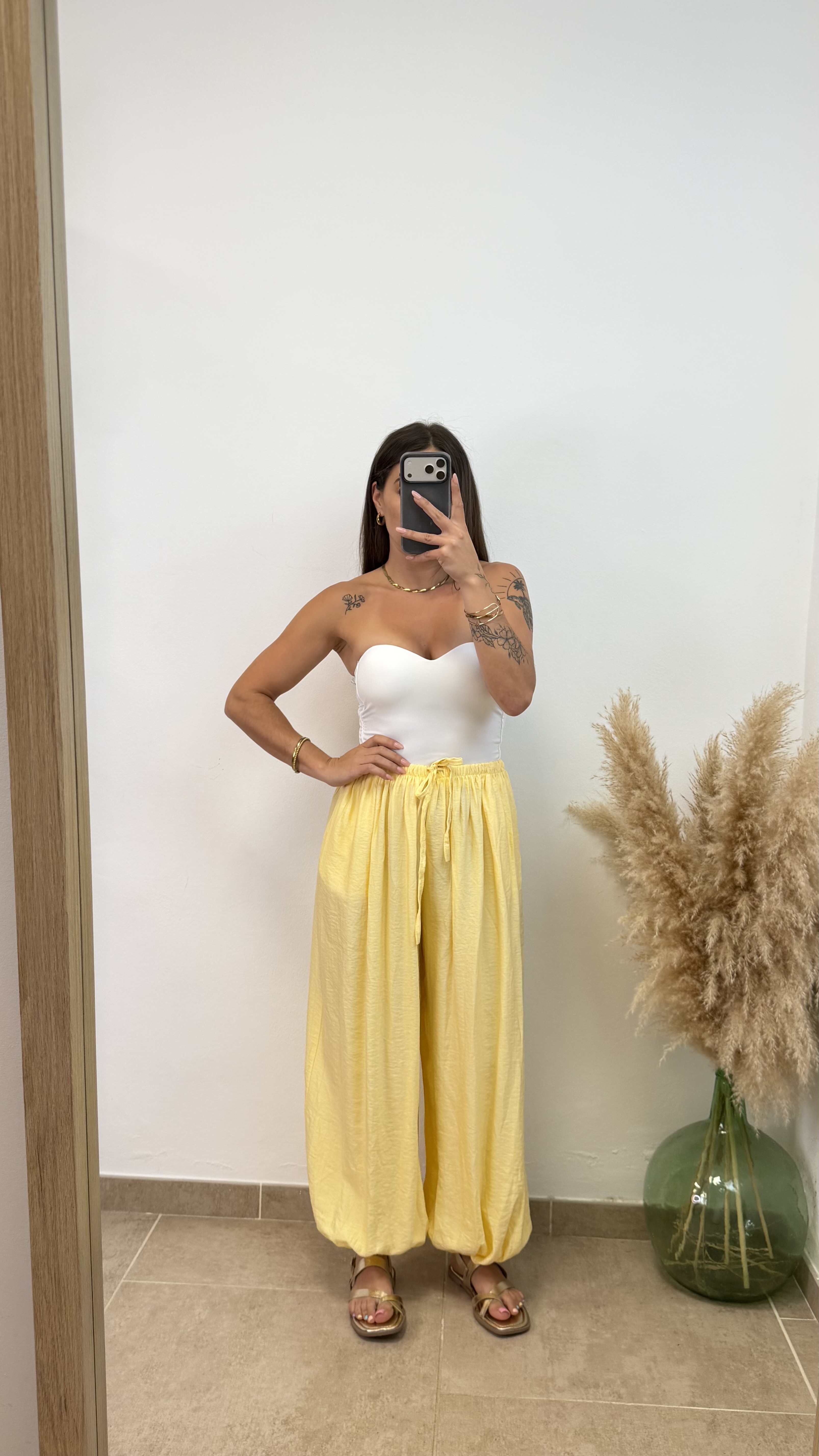 Pantalón globo puño liso - Amarillo - Imagen 3