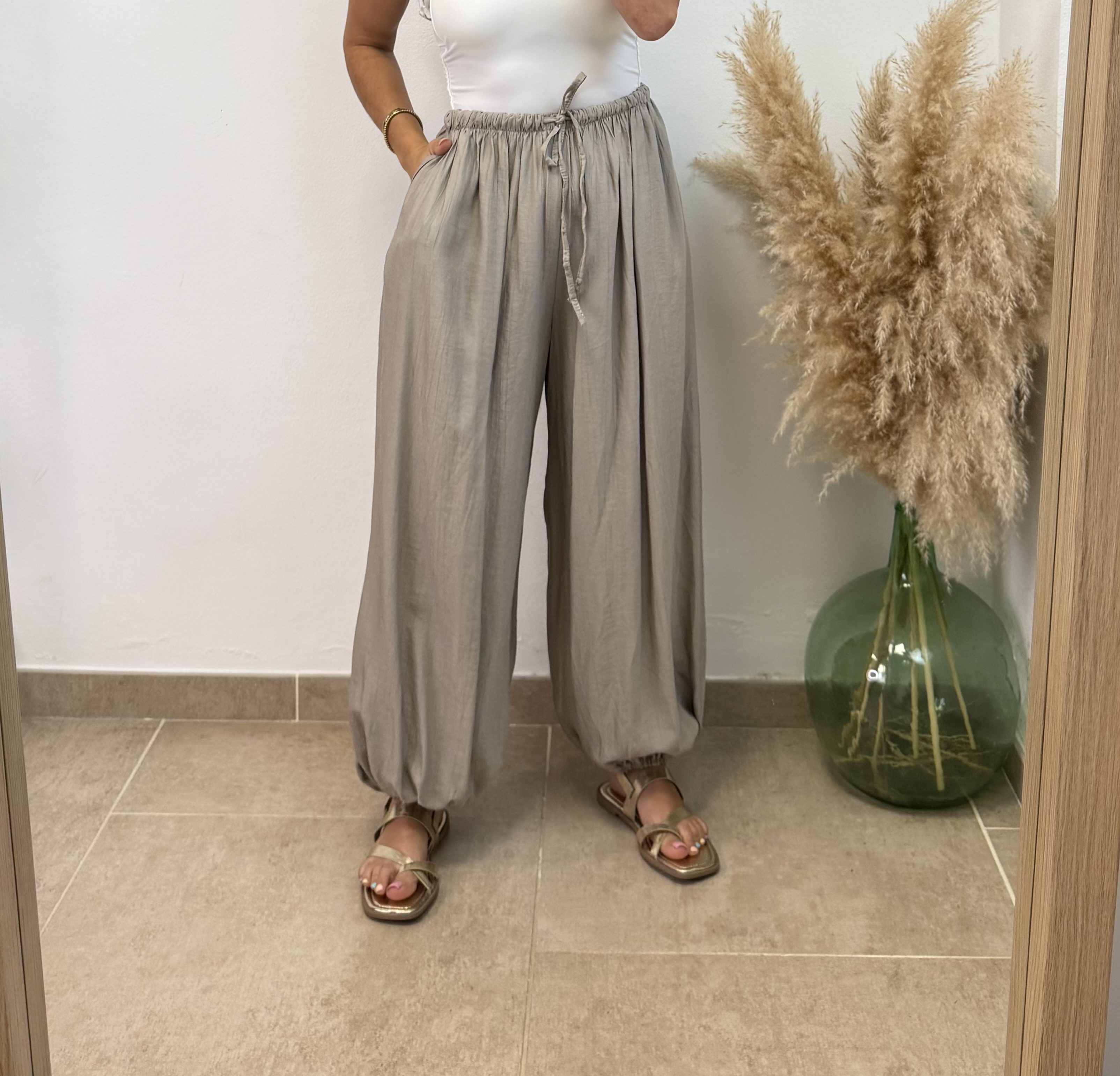 Pantalón globo puño liso -Taupé