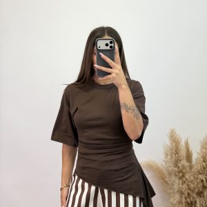 Camiseta nudo lateral