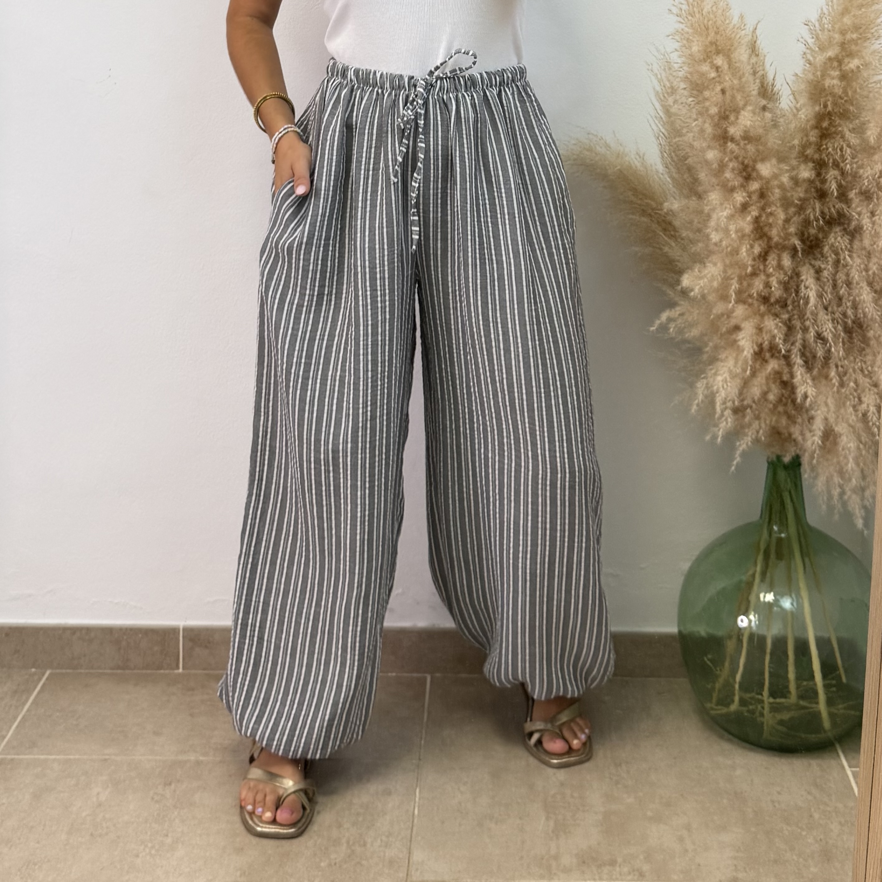 Pantalón puño viscosa rayas - Gris