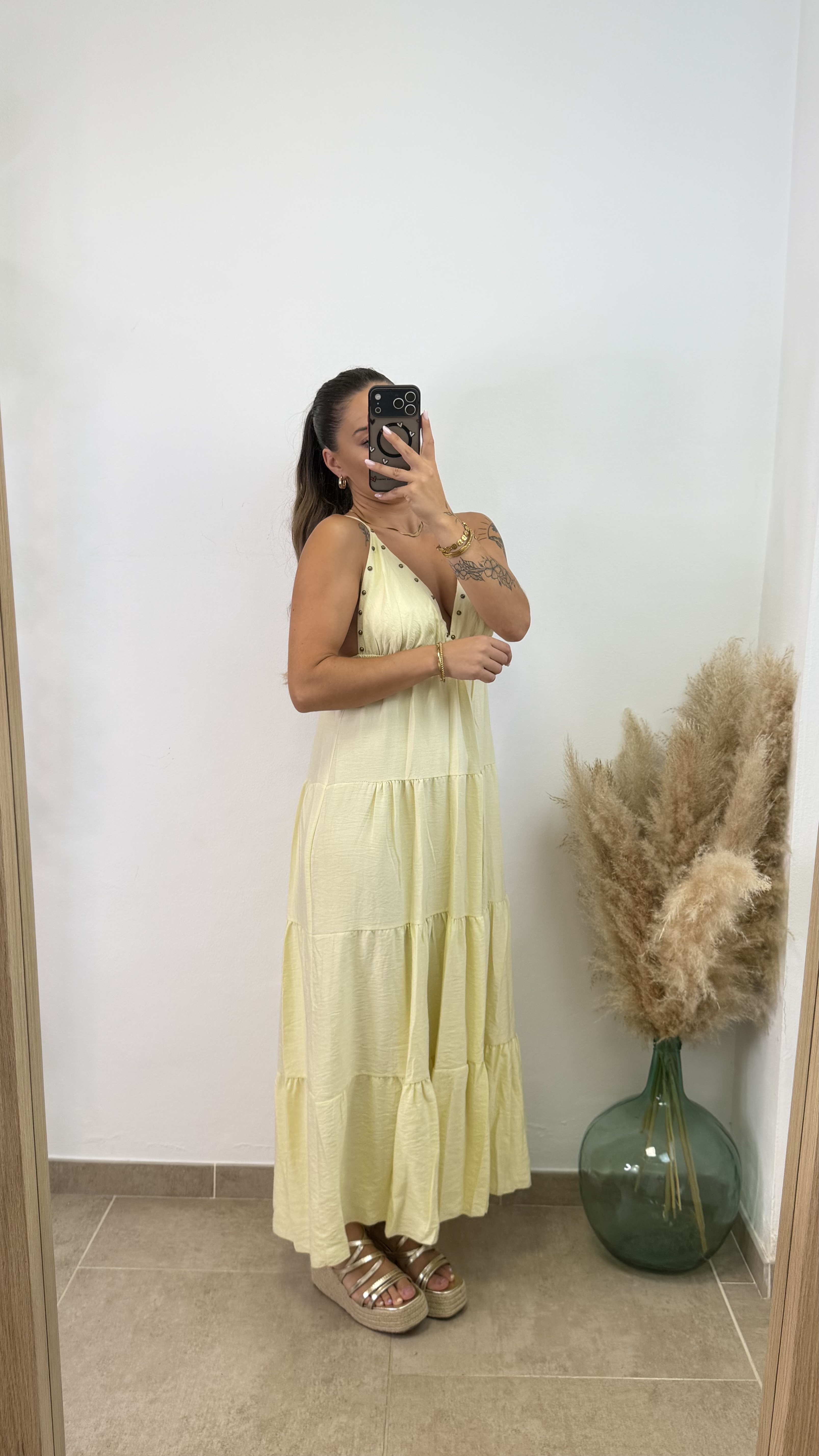 Vestido largo tachuelas I Amarillo - Imagen 3
