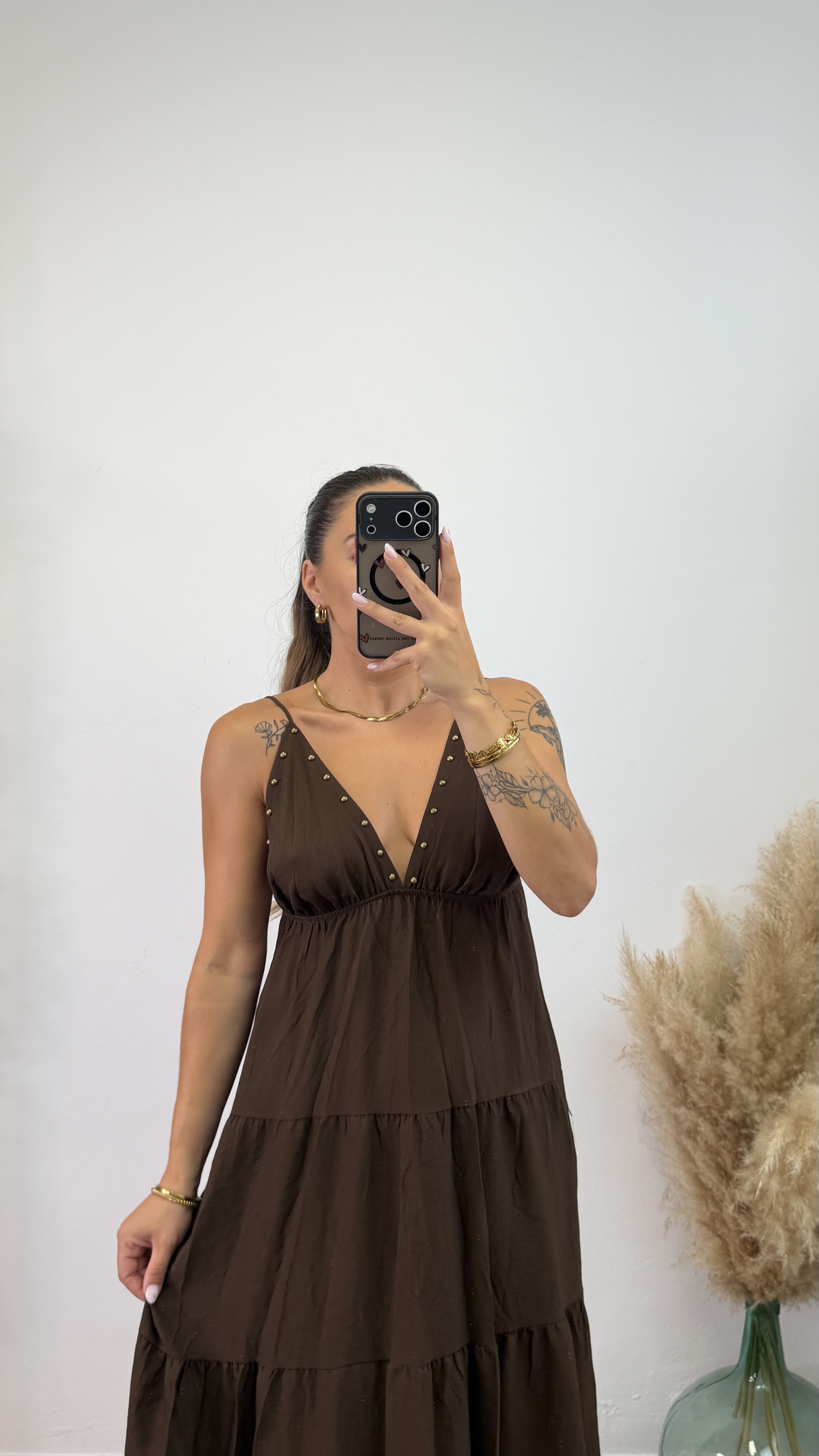 Vestido largo tachuelas I Chocolate - Imagen 2