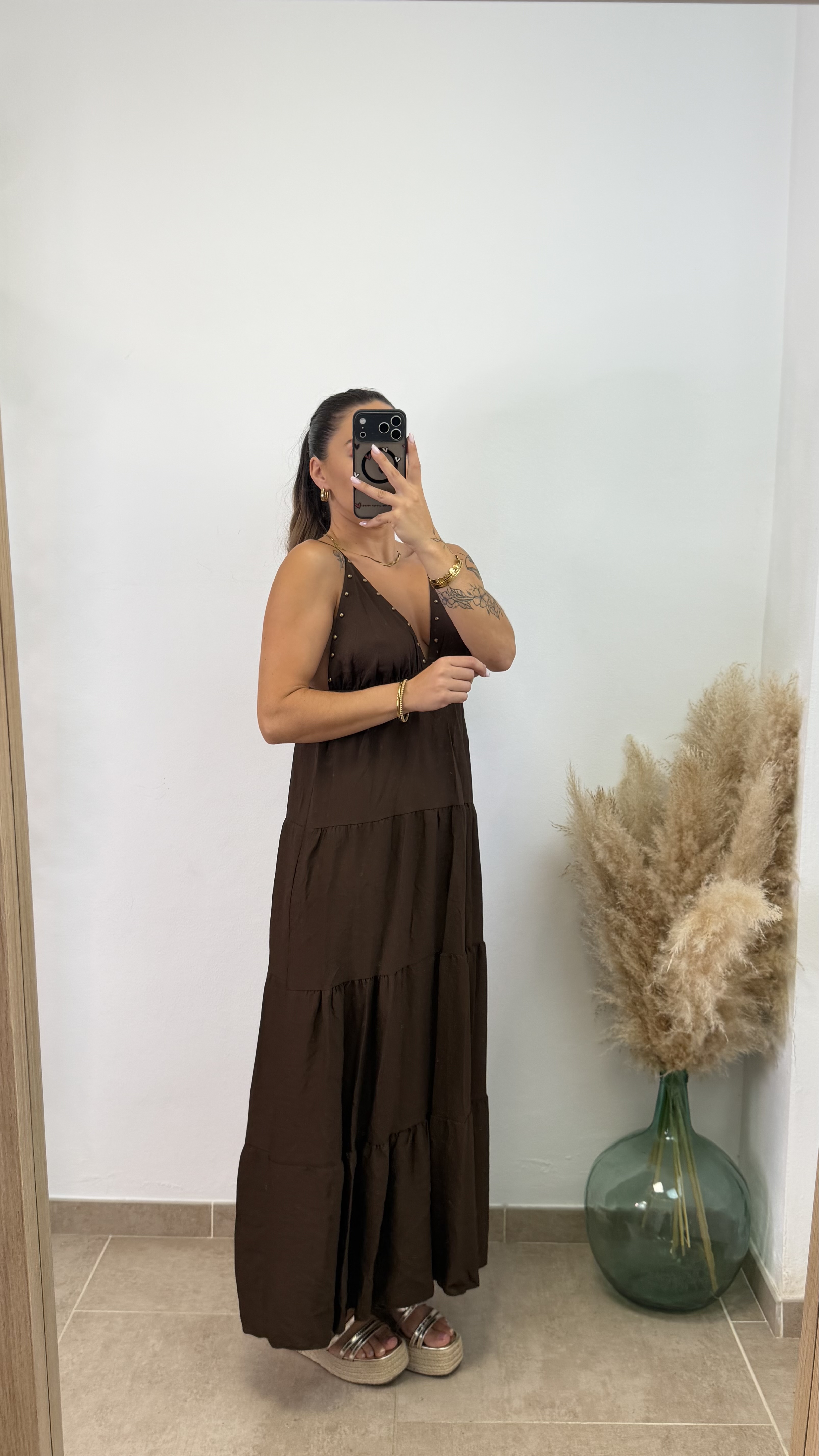 Vestido largo tachuelas I Chocolate - Imagen 3