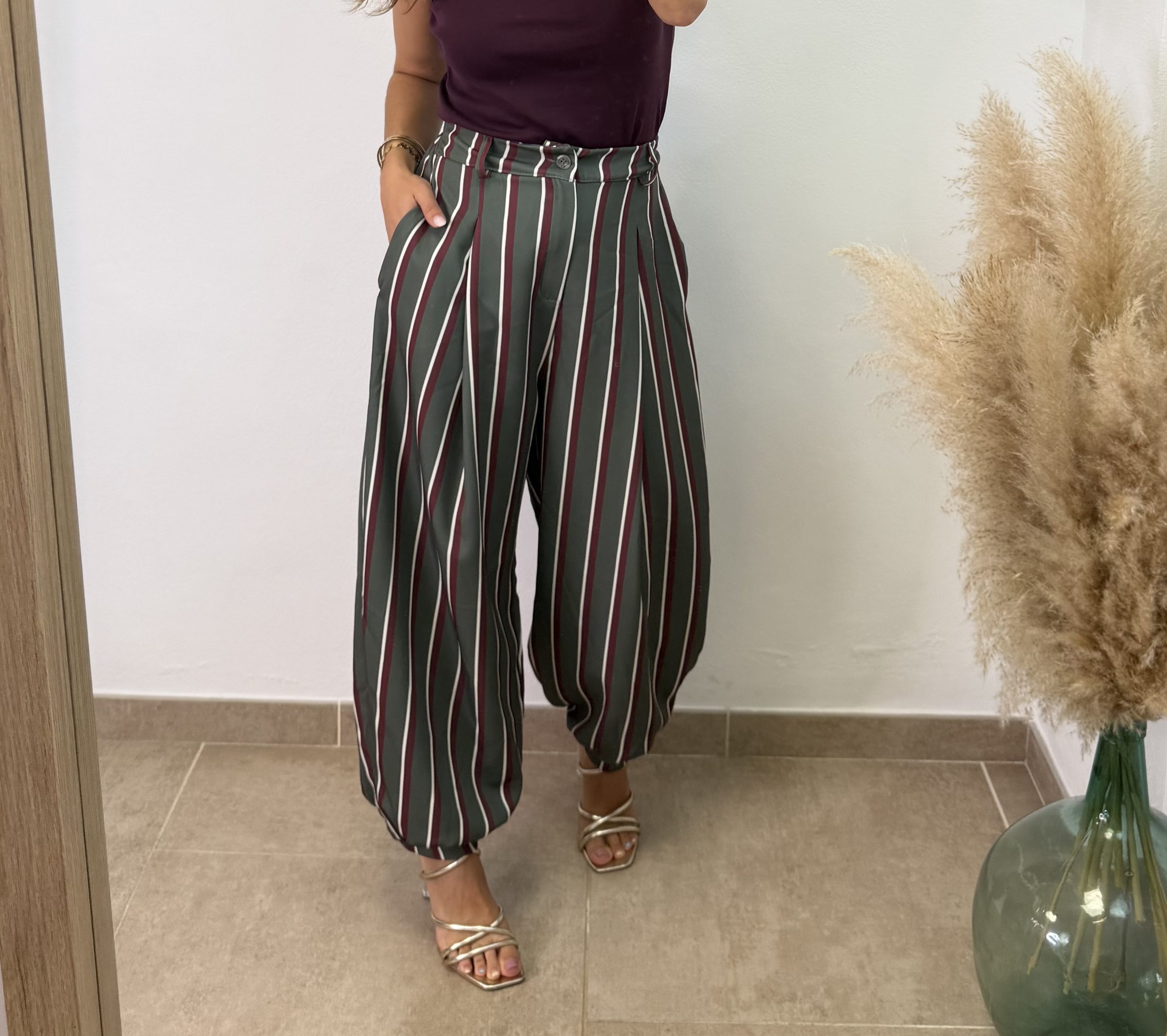 Pantalón botón rayas - Verde y burdeos