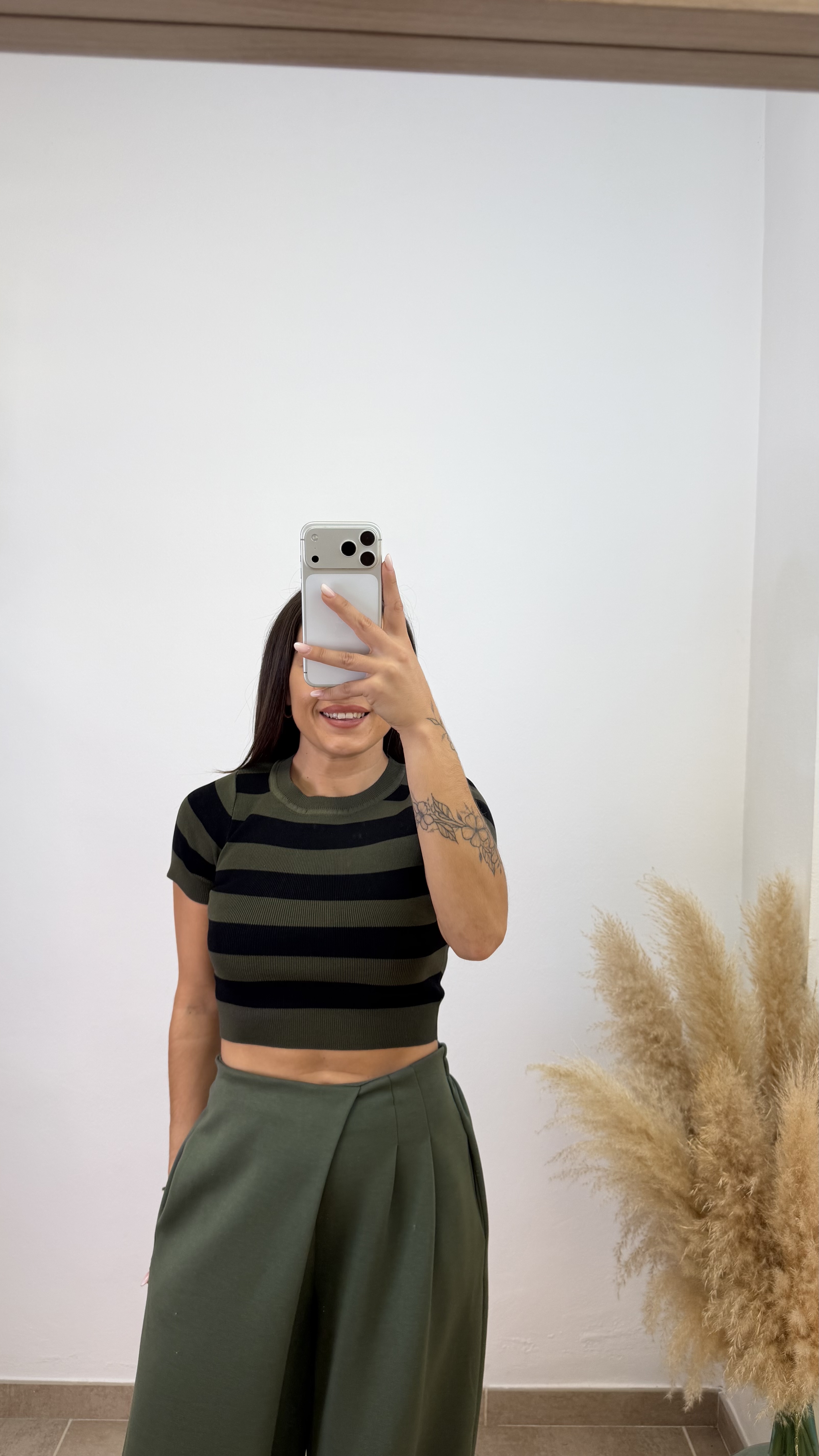 Top ibiza manga corta - Verde militar y negro