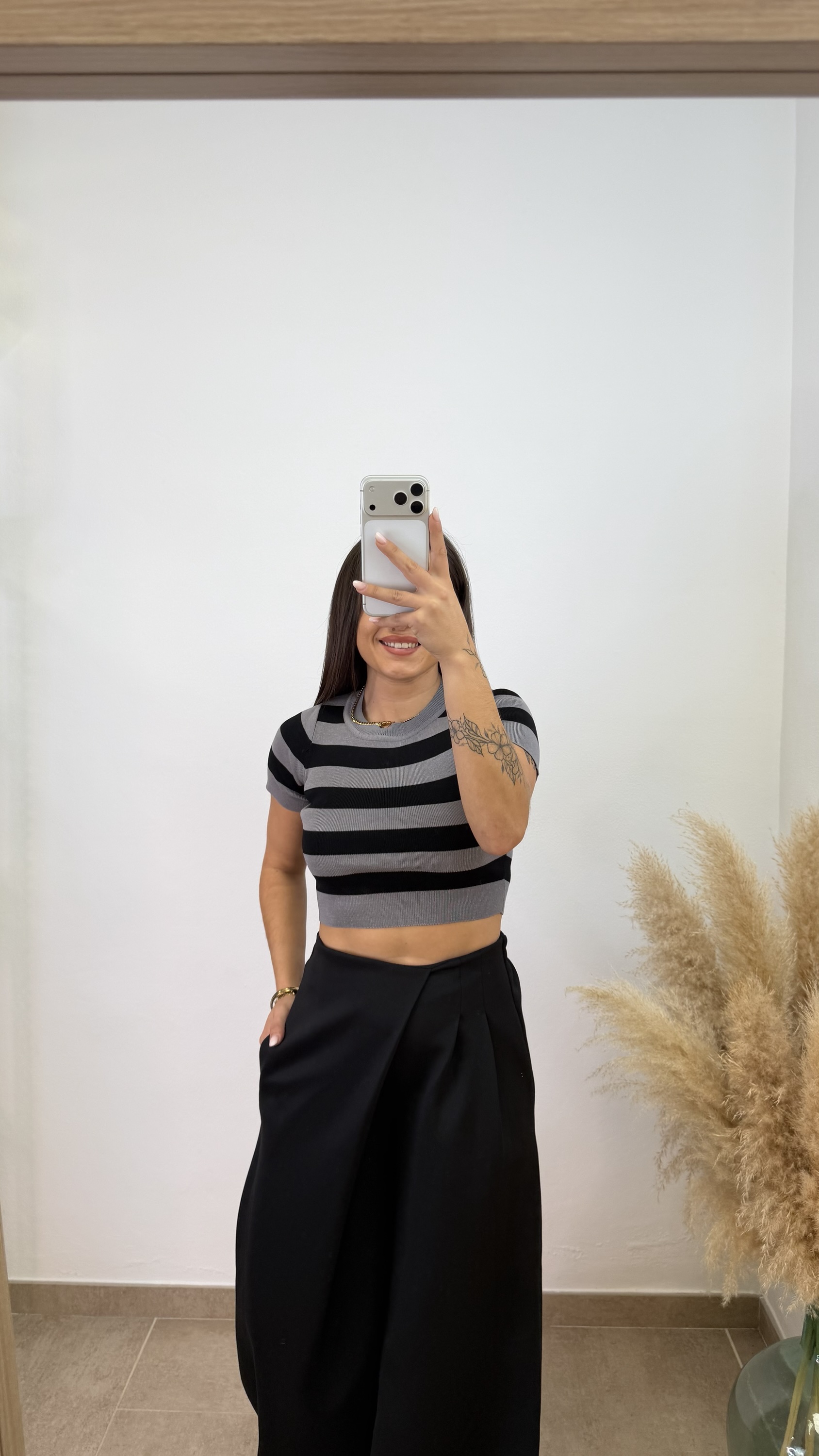 Top ibiza manga corta - Gris y negro